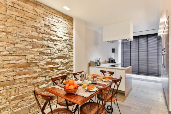 6 Bedrooms, Bungalow